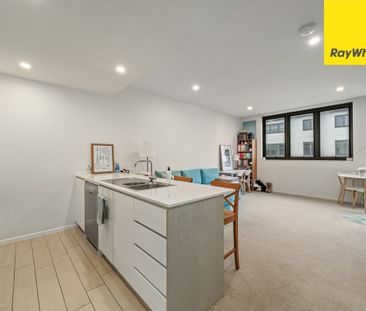 Superb Inner City Living! One Bedroom Plus Study - Photo 1