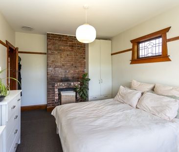 Lovely 3-bedroom character home! - Photo 4