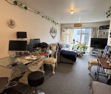 2-Bedroom Townhouse in Mount Cook - Photo 1