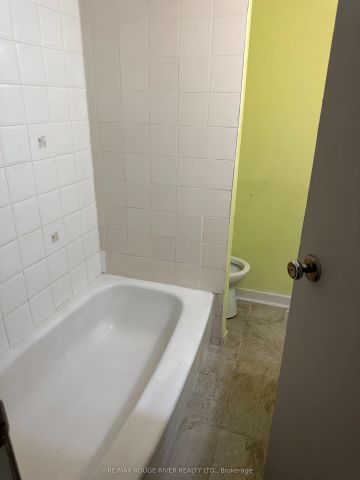 27 Haileybury Drive #Basement - Photo 2