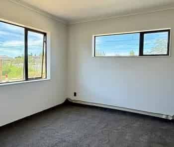 4 bedroom + 3 Bathroom - Photo 3