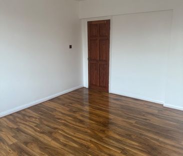 2 Bed Flat, London, SE22 - Photo 4