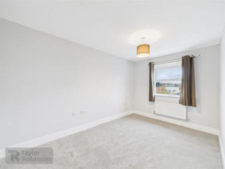 4 bedroom terraced house to rent - Photo 5