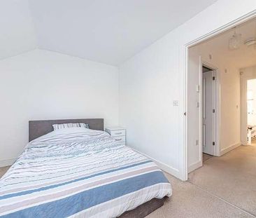 Carina Drive, The Carillions, Wokingham, RG40 - Photo 6