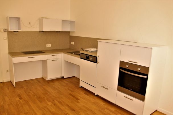 DISSLERGASSE, UNBEFRISTETE 54 m2 Altbau, behindertengerechte Wohnküche und Duschbad, 1 Zimmer, Parketten, Ruhelage - Photo 1