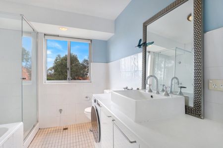 Ideally Located with Harbour Views - Photo 3