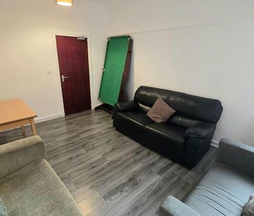 9 bedroom semi-detached house to rent - Photo 2