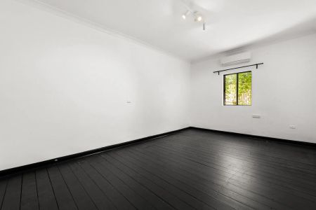 Comfortable rental property offering that backs into a park - Photo 3