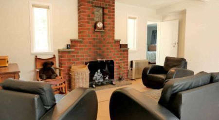 Tidy and Private 3 Bedroom Cottage - Photo 2