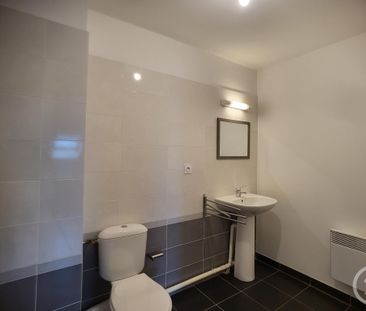 Location Appartement 2 pièces 35m² CREPY EN VALOIS 60800 - Photo 3