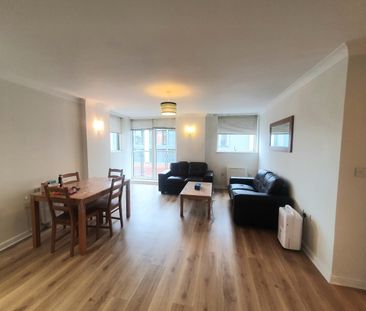 2 Bed Flat, Icon House, RG1 - Photo 3