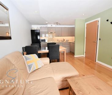 2 bedroom flat to rent - Photo 1