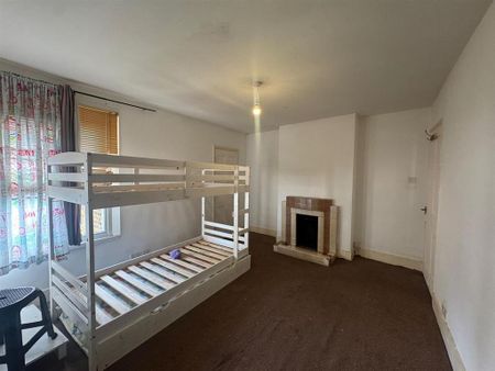 3 bedroom terraced house to rent - Photo 4