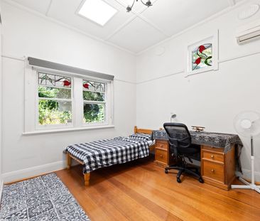 PRIZED LOCATION IN VERMONT SECONDARY COLLEGE SCHOOL ZONE (STSA) - Photo 4