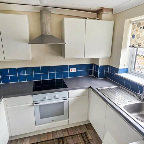 2 bedroom terraced house to rent - Photo 1