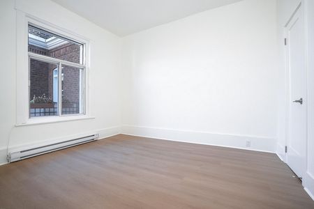 2 Bed , 1 bath - Photo 3