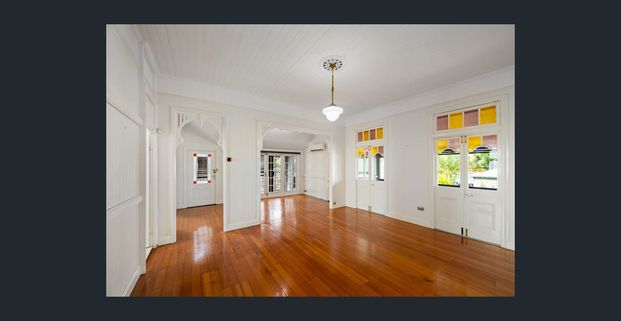 Spectacular Inner-City Family Home with Stunning City Views - Photo 1