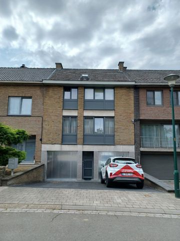 Appartement met twee slaapkamers, terras en garage. - Photo 5