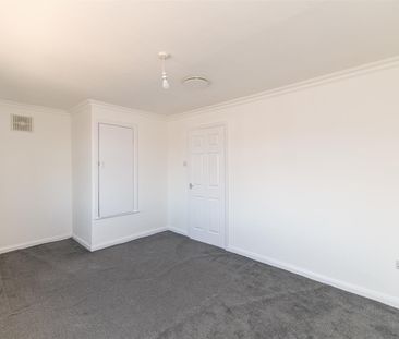 Hawthorn Crescent, Washington, Newcastle upon Tyne - Photo 6