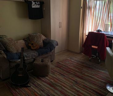 Studio Flat, Churchill Court, W5 - Photo 5