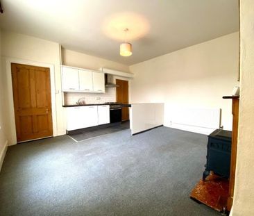 Luck Lane, Marsh, Huddersfield £695 pcm ⓘ The monthly or weekly payment required by the landlord. Read our glossary page , 2 bedrooms, house - terraced, to let * Tenant info - Photo 6