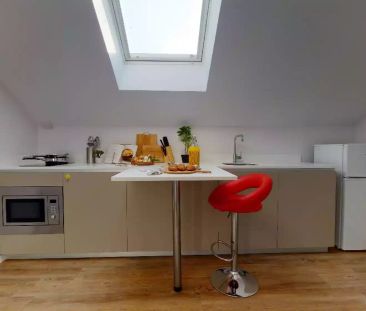 Gold 2 Bed Apartment - Photo 6