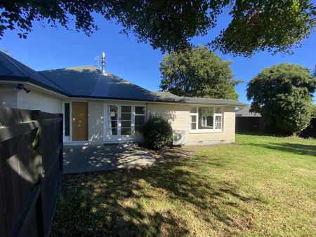 33A Garreg Road, Fendalton - Photo 2