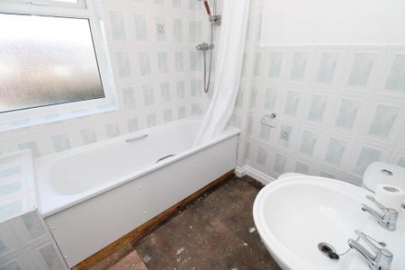 2 bedroom end of terrace house to rent - Photo 5