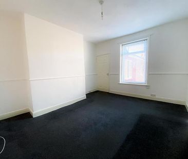 3 bedroom apartment to rent - Photo 3