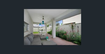 Modern 4-Bed Family Home in Parkvue Estate! - Photo 5