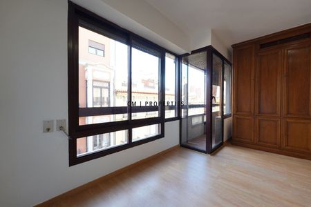 Piso de alquiler en Pascual I Genis, Sant Francesc - Photo 3