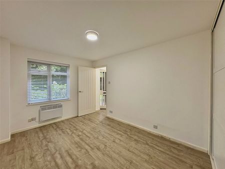 Gordon Road, Camberley, Surrey, GU15 - Photo 2