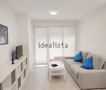 Alquiler de piso en Calle Autonomia - Photo 1