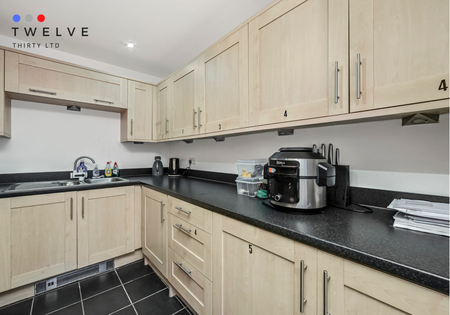 Studio to rent - Photo 4