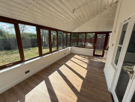 4 bedroom detached house to rent - Photo 2