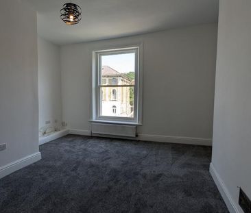 3 bedroom flat to rent - Photo 3