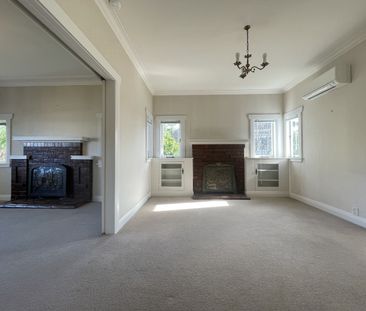 Location! Location! Location! - Photo 2