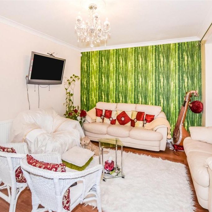 4 bedroom house to rent - Photo 1