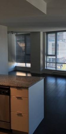 3 Bedroom 2 Baths Suite - Downtown Vancouver - Photo 1