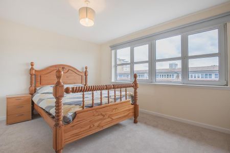 4 bedroom apartment to rent - Photo 4
