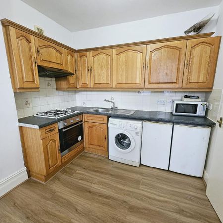 2 bedroom flat to rent - Photo 4
