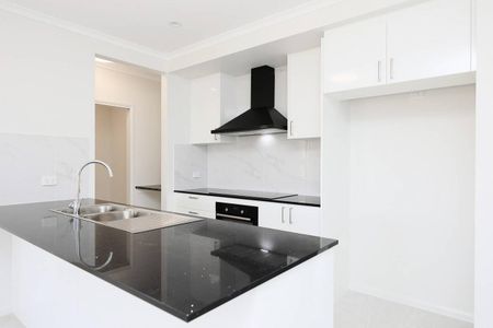 Brand New - Fully A/C and Tiled - Solar - Side Access - New Turf Coming Soon - Photo 3