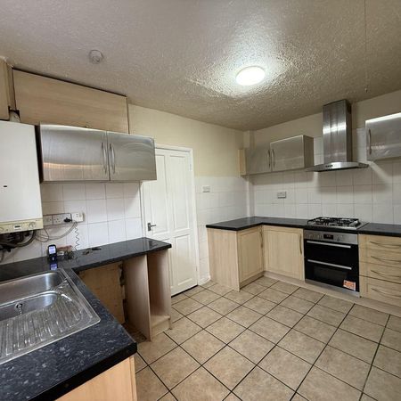 2 bedroom semi-detached house to rent - Photo 4