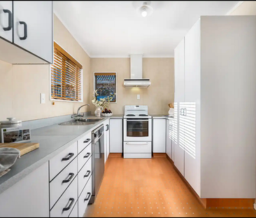 Charming 2BR Townhouse in Feilding - Photo 6