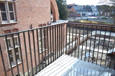 Gezellig één slpk appartement op een pleintje met terras! - Photo 2