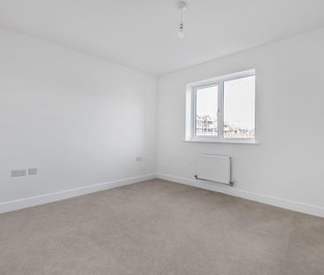 4 bedroom detached house to rent - Photo 1