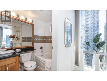 200X 1228 W HASTING STREET, Vancouver, British Columbia - Photo 4