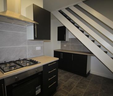 2 bedroom terraced house to rent - Photo 3
