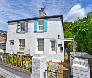 Charming 2 bedroom semi detached cottage with secluded rear garden ... - Photo 5