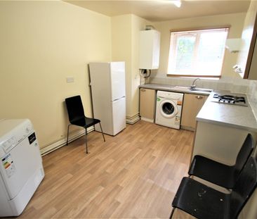 3 bedroom apartment to rent - Photo 2